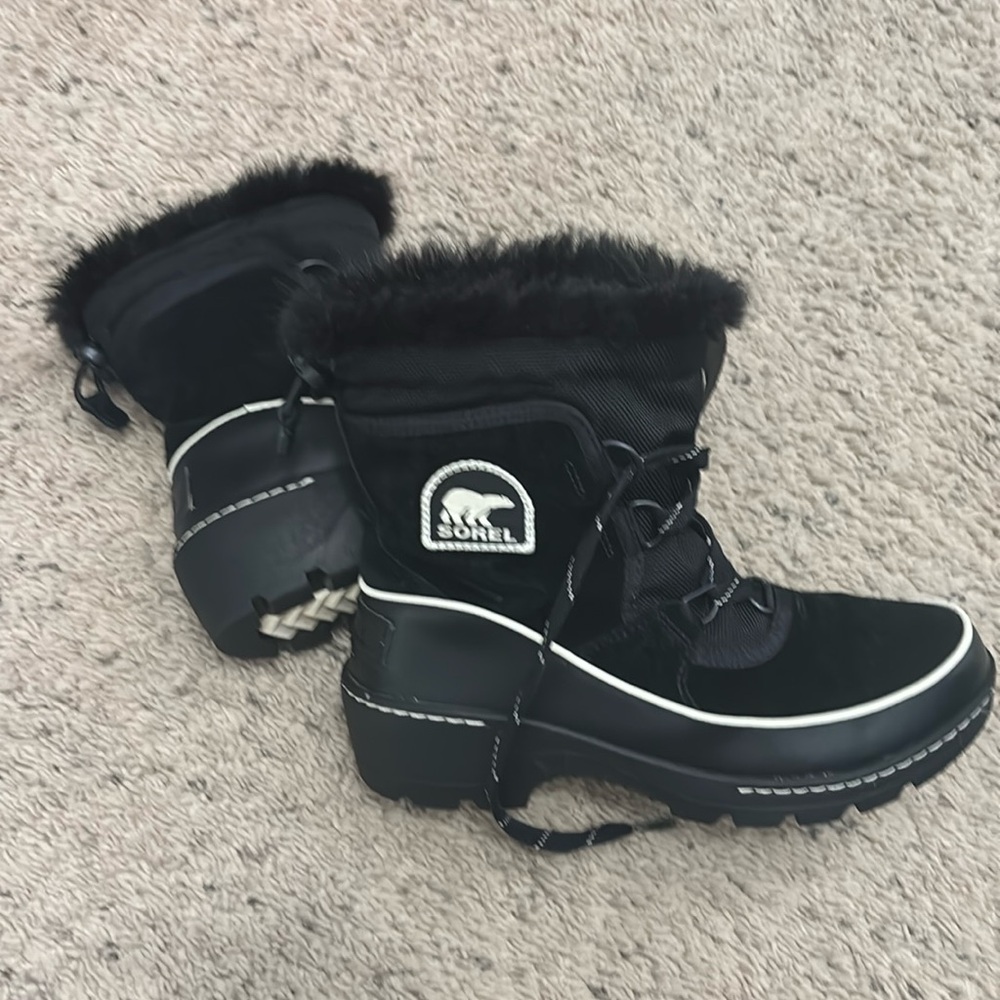 Sorel Black Fur-Trimmed Boots